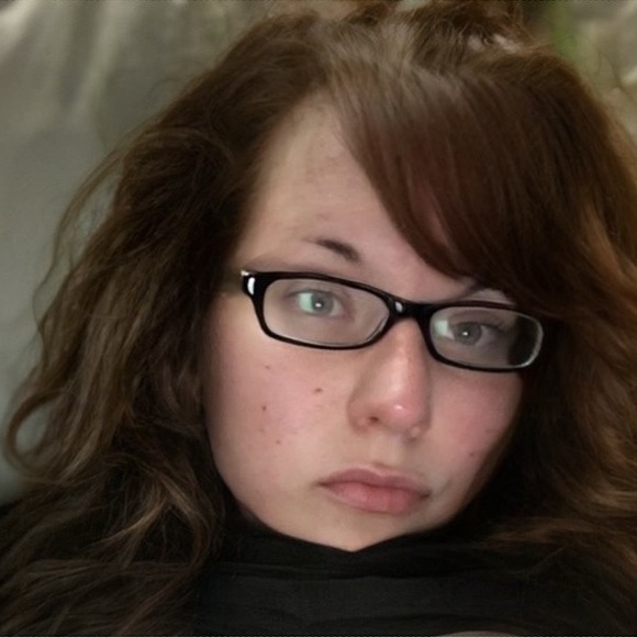 Meet your Posher, Melissa - Picture 1 of 1